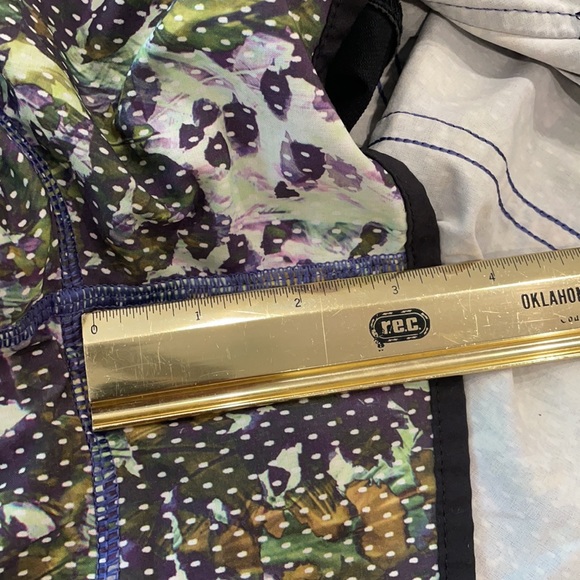 Lululemon Floral Sport Printed Short - Picture 5 of 5